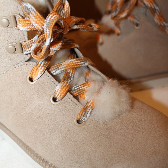 NIB UGG ALPINE HIKER SUEDE SHEARLING ANKLE BOOTS SAND 7‎ - Picture 4 of 7